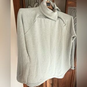 NWT Lou & Grey Grey Sweatshirt 
Corner Zipper XS